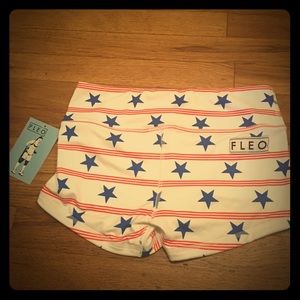 Fleo NWT size small